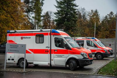 Ostfildern-Ruit: Defekte Lampe loest Grosseinsatz an Medius Klinik aus - 121 Einsatzkraefte im Einsatz